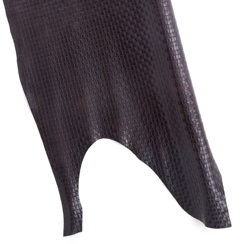 Cuir de bovin au tannage végétal, épaule entière, gaufré tissé, marron