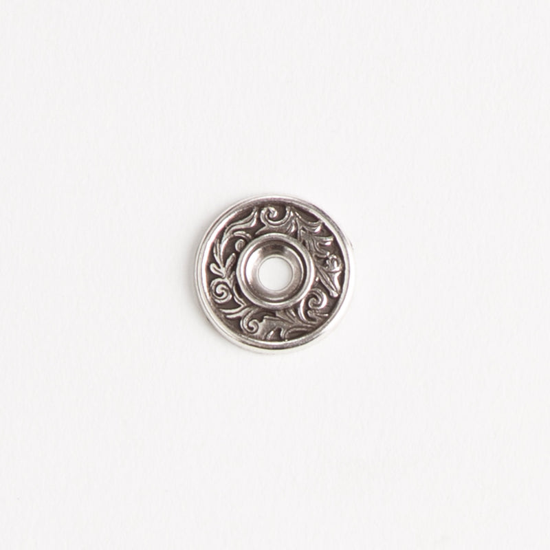 Bezel Conchos